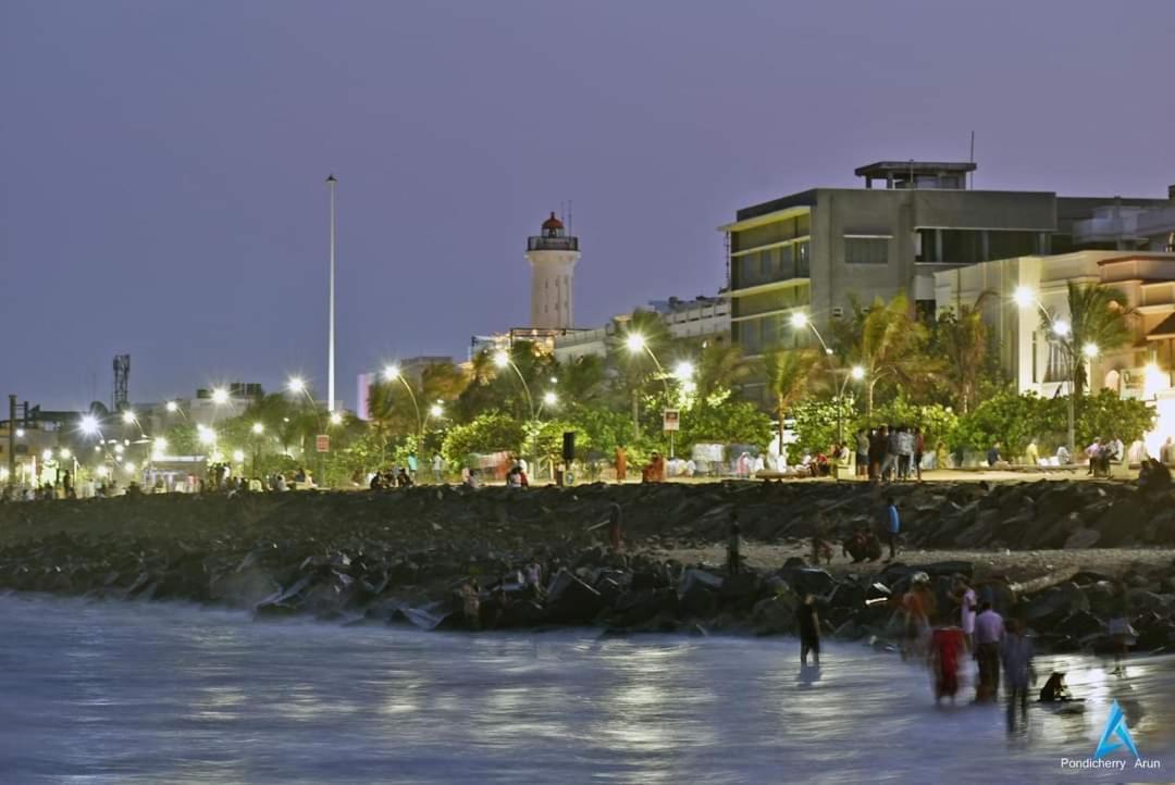 Villa Betty Beach Front Puducherry Exterior foto