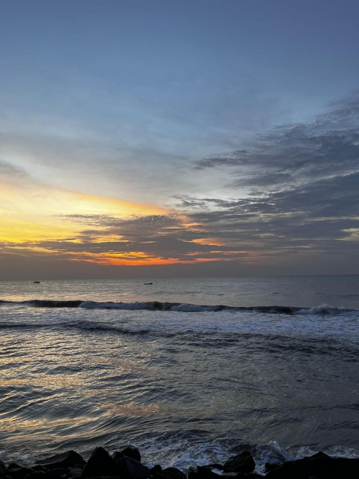 Villa Betty Beach Front Puducherry Exterior foto